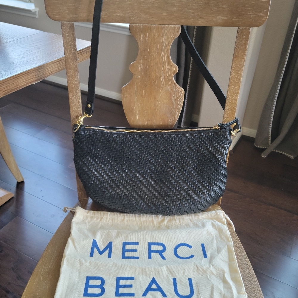 Clare V Moyen Messenger